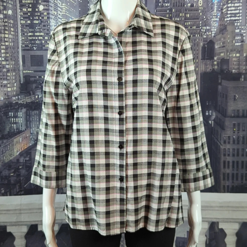 Sag Harbor Dress sz 12 Black, White, and Pink Plaid Long Sleeve Button Down Top